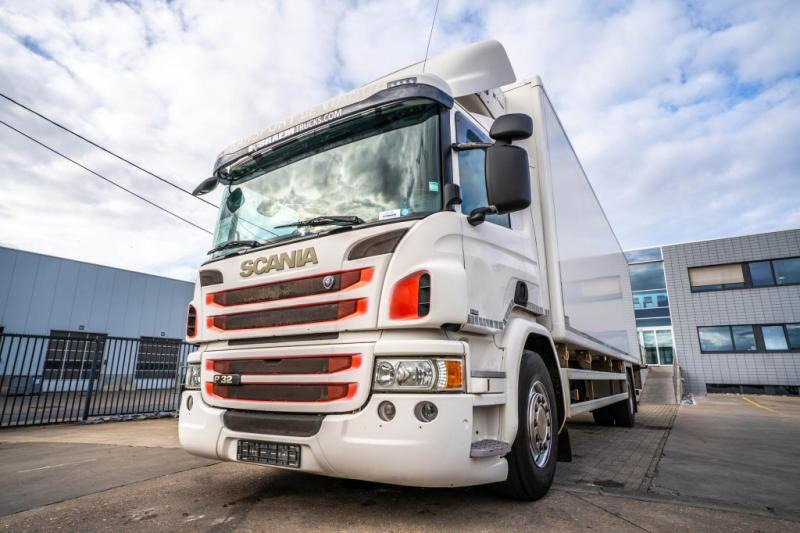 Scania P320 - THERMOKING T-1000R - Refrigerator truck: picture 2 Scania P320 - THERMOKING T-1000R - Refrigerator truck: picture 2
