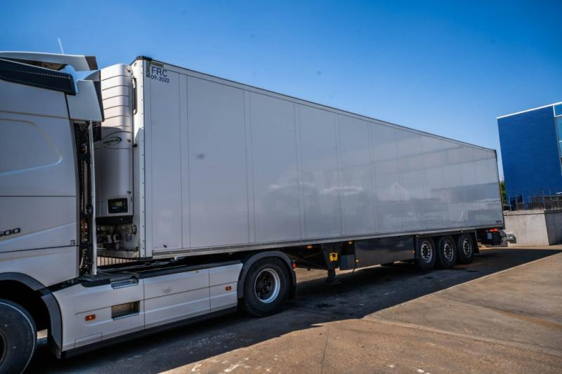 Schmitz SCB-S3B-CARRIER VECTOR 1550 - Semi-trailer: picture 1 Schmitz SCB-S3B-CARRIER VECTOR 1550 - Semi-trailer: picture 1