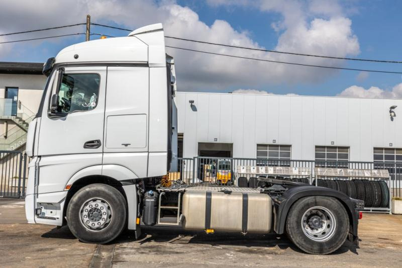 Mercedes ACTROS 1945 (1845) LS - Tractor truck: picture 3 Mercedes ACTROS 1945 (1845) LS - Tractor truck: picture 3