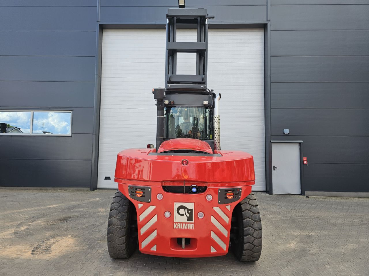 Kalmar DCG150-12 - DREHSITZ - Diesel forklift: picture 4 Kalmar DCG150-12 - DREHSITZ - Diesel forklift: picture 4