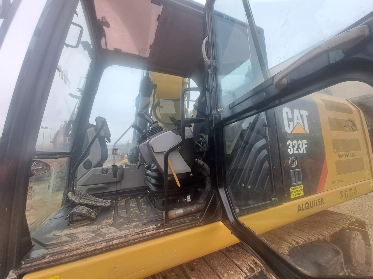 Crawler excavator CATERPILLAR 323FLN IHC: picture 7 Crawler excavator CATERPILLAR 323FLN IHC: picture 7