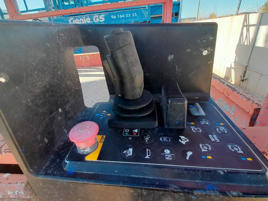 Scissor lift GENIE GS2668RT: picture 6