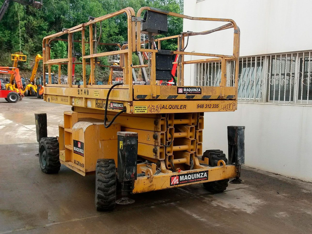 HAULOTTE H15SX - Scissor lift: picture 2 HAULOTTE H15SX - Scissor lift: picture 2