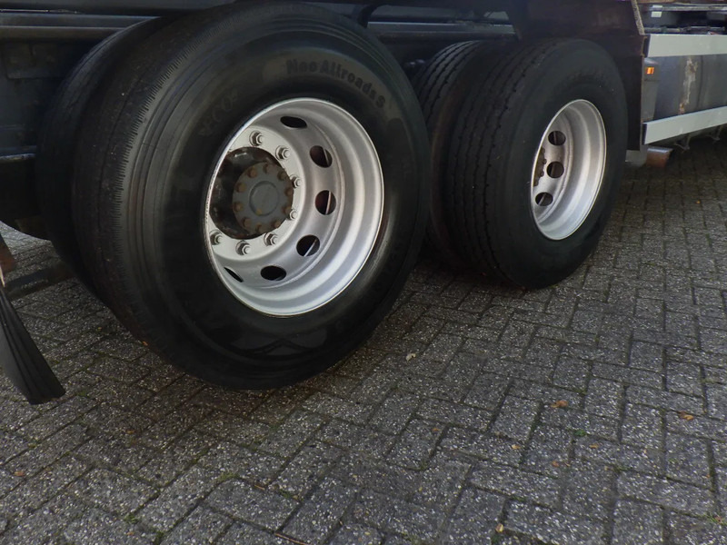 DAF CF 85 410 Euro 5 / Manual / Blad-Lucht / Boogie - Liftas / HTS Kabel / 9 T vooras / Palfinger G 100 L Crane - Cable system truck: picture 5 DAF CF 85 410 Euro 5 / Manual / Blad-Lucht / Boogie - Liftas / HTS Kabel / 9 T vooras / Palfinger G 100 L Crane - Cable system truck: picture 5