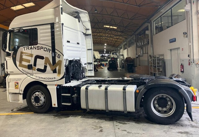 MAN TGX 18.500 4X2 BLS - Tractor truck: picture 3 MAN TGX 18.500 4X2 BLS - Tractor truck: picture 3