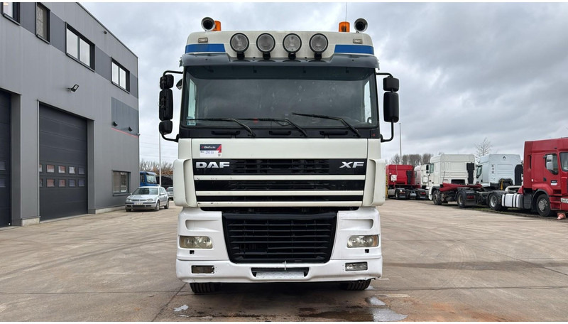 DAF XF 95.430 (EURO 3 / 10 TYRES / 6X2 / MANUAL GEARBOX / BOITE MANUELLE) - Cab chassis truck: picture 2 DAF XF 95.430 (EURO 3 / 10 TYRES / 6X2 / MANUAL GEARBOX / BOITE MANUELLE) - Cab chassis truck: picture 2