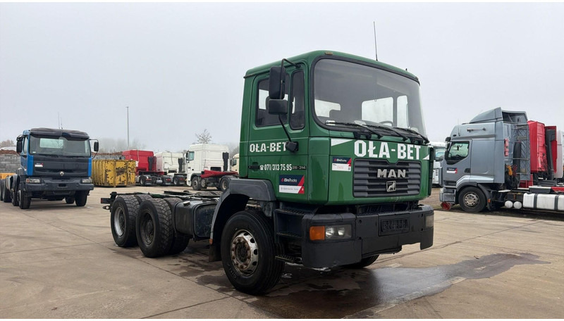 MAN 26.314 (STEEL SUSP. / LAMES / BIG AXLE / MANUAL PUMP / POMPE MANUELLE) - Cab chassis truck: picture 2 MAN 26.314 (STEEL SUSP. / LAMES / BIG AXLE / MANUAL PUMP / POMPE MANUELLE) - Cab chassis truck: picture 2