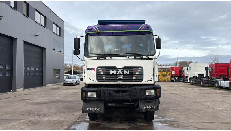 MAN 35.414 (6 CYLINDER / 8X6 / BIG AXLES / STEEL SUSP. / LAMES / GRAND PONT) - Tipper: picture 4 MAN 35.414 (6 CYLINDER / 8X6 / BIG AXLES / STEEL SUSP. / LAMES / GRAND PONT) - Tipper: picture 4
