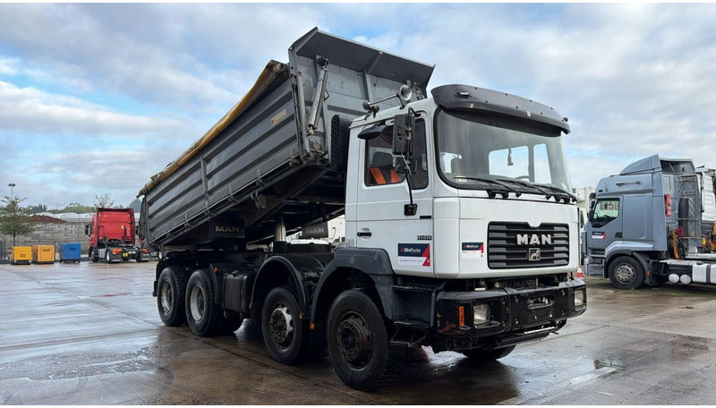 MAN 41.414 (BIG AXLES / 41 TONS / GRAND PONT / LAMES / 6 CYLINDER) - Tipper: picture 3 MAN 41.414 (BIG AXLES / 41 TONS / GRAND PONT / LAMES / 6 CYLINDER) - Tipper: picture 3