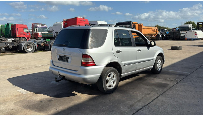 Mercedes-Benz M-Klasse ML 270 CDI - SUV: picture 4 Mercedes-Benz M-Klasse ML 270 CDI - SUV: picture 4