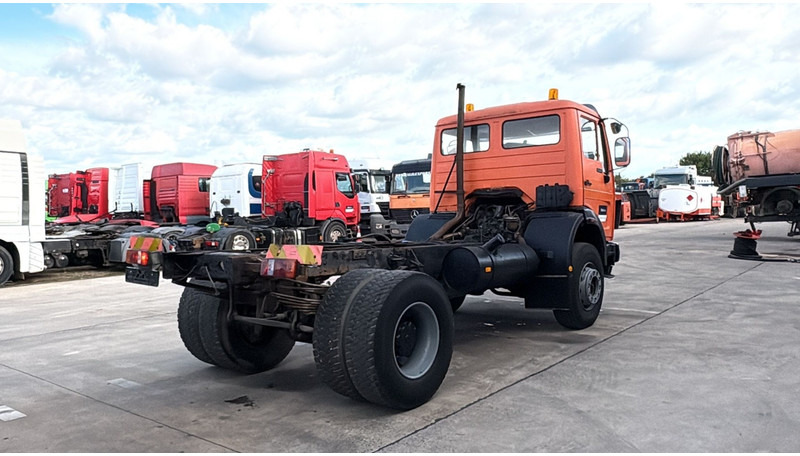 Mercedes-Benz SK 1622 (4X4 / LAMES / GRAND PONT / V6 / BIG AXLE / POMPE MANUELLE) - Cab chassis truck: picture 5 Mercedes-Benz SK 1622 (4X4 / LAMES / GRAND PONT / V6 / BIG AXLE / POMPE MANUELLE) - Cab chassis truck: picture 5