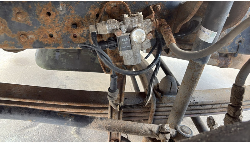 Cab chassis truck Mercedes-Benz SK 914 (EURO 2 / CHASSIS): picture 9
