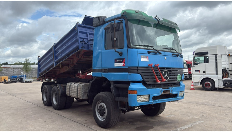 Mercedes-Benz actros 3340 (6X6 / BOITE MANUELLE /MANUAL GEARBOX / 3 PONTS / V6 / MP1) - Tipper: picture 3 Mercedes-Benz actros 3340 (6X6 / BOITE MANUELLE /MANUAL GEARBOX / 3 PONTS / V6 / MP1) - Tipper: picture 3
