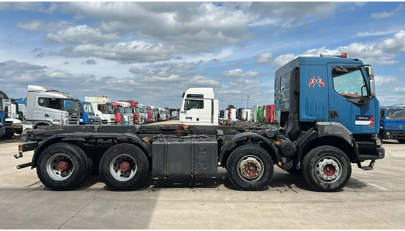 Renault KERAX 420 (8X4 / GRAND PONT / LAMES / BOITE MANUELLE / BONNE ETAT) - Cab chassis truck: picture 4 Renault KERAX 420 (8X4 / GRAND PONT / LAMES / BOITE MANUELLE / BONNE ETAT) - Cab chassis truck: picture 4