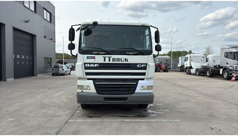 DAF 85 CF 410 (LOW CABIN / PETIT CABINE / TRES PROPRE / CLEAN CONDITION) - Tractor truck: picture 2 DAF 85 CF 410 (LOW CABIN / PETIT CABINE / TRES PROPRE / CLEAN CONDITION) - Tractor truck: picture 2
