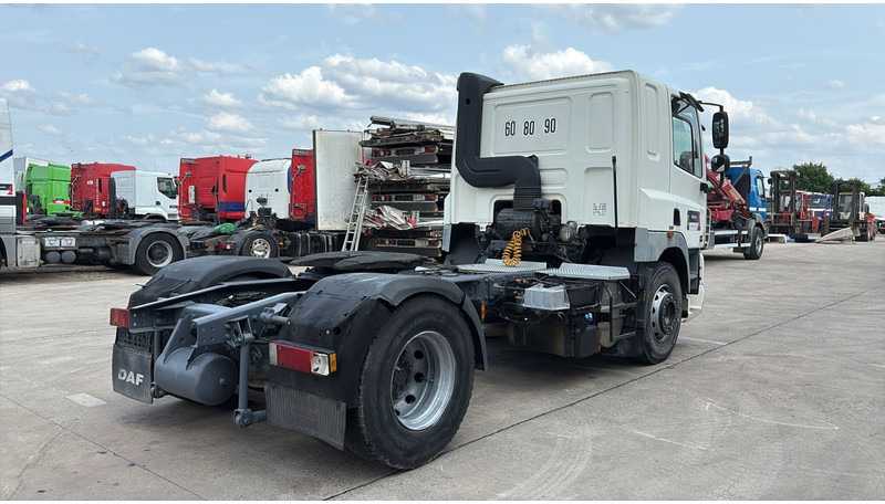 DAF 85 CF 410 (LOW CABIN / PETIT CABINE / TRES PROPRE / CLEAN CONDITION) - Tractor truck: picture 5 DAF 85 CF 410 (LOW CABIN / PETIT CABINE / TRES PROPRE / CLEAN CONDITION) - Tractor truck: picture 5