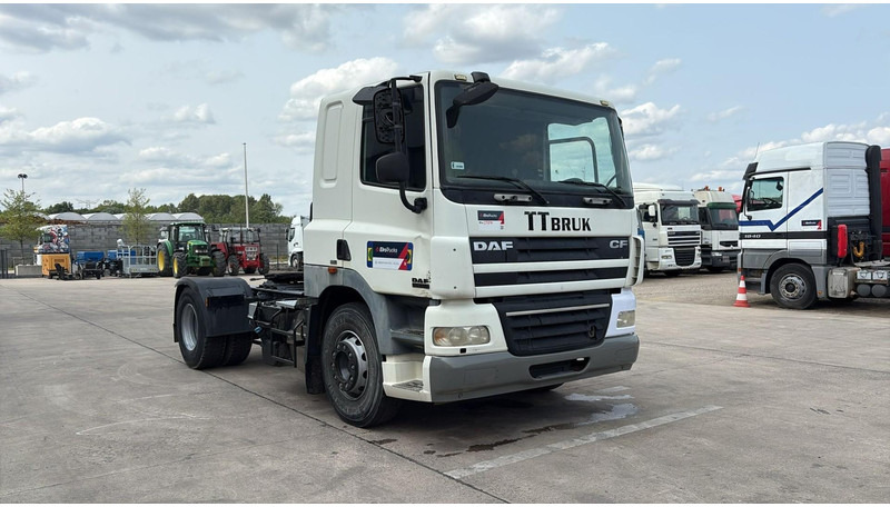 DAF 85 CF 410 (LOW CABIN / PETIT CABINE / TRES PROPRE / CLEAN CONDITION) - Tractor truck: picture 3 DAF 85 CF 410 (LOW CABIN / PETIT CABINE / TRES PROPRE / CLEAN CONDITION) - Tractor truck: picture 3