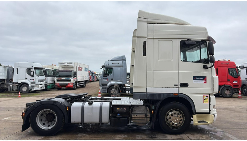 DAF XF 105.460 (BOITE MANUELLE / MANUAL GEARBOX) - Tractor truck: picture 3 DAF XF 105.460 (BOITE MANUELLE / MANUAL GEARBOX) - Tractor truck: picture 3