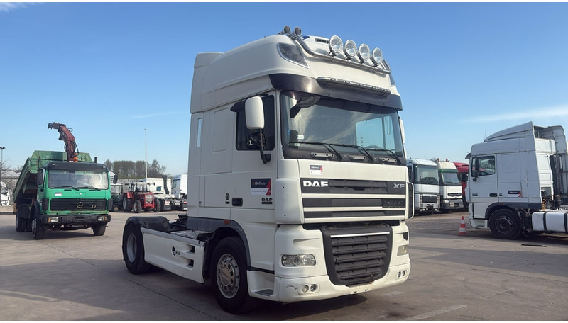 DAF XF 105.460 (PARFAIT ETAT / TRES PROPRE / BOITE MANUELLE / MANUAL GEARBOX) - Tractor truck: picture 2 DAF XF 105.460 (PARFAIT ETAT / TRES PROPRE / BOITE MANUELLE / MANUAL GEARBOX) - Tractor truck: picture 2