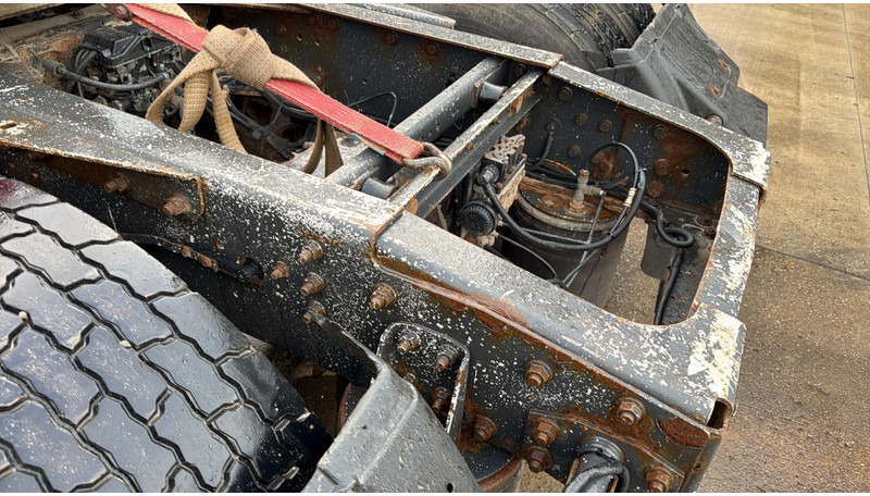 Tractor truck Renault AE 440 Magnum E-tech (BOITE MANUELLE / MANUAL GEARBOX): picture 16 Tractor truck Renault AE 440 Magnum E-tech (BOITE MANUELLE / MANUAL GEARBOX): picture 16