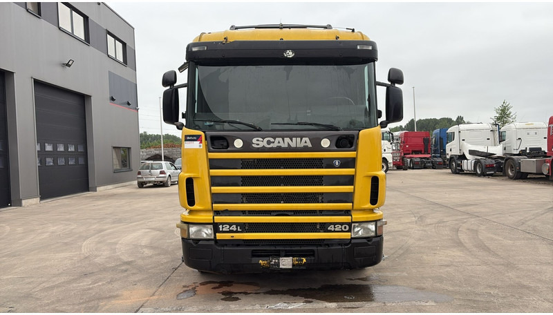 Scania 124-420 (6X2 / 8 TYRES / ORIGINAL TRACTOR UNIT / FRONT STEEL) - Tractor truck: picture 2 Scania 124-420 (6X2 / 8 TYRES / ORIGINAL TRACTOR UNIT / FRONT STEEL) - Tractor truck: picture 2