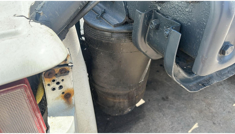 Tractor truck Scania 124-470 (MANUAL GEARBOX / BOITE MANUELLE / PDE): picture 11