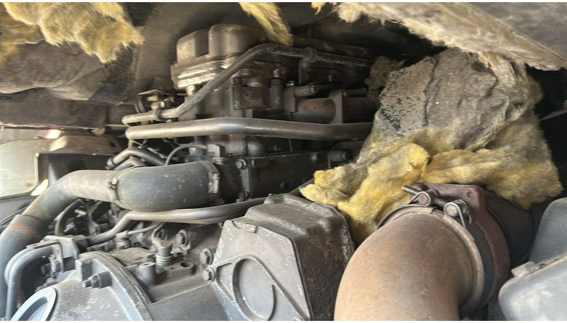 Tractor truck Scania 124-470 (MANUAL GEARBOX / BOITE MANUELLE / PDE): picture 16