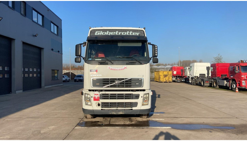 Volvo FH 12.420 (PTO / POMPE HYDRAULIQUE / BOITE MANUELLE / MANUAL GEARBOX) - Tractor truck: picture 2 Volvo FH 12.420 (PTO / POMPE HYDRAULIQUE / BOITE MANUELLE / MANUAL GEARBOX) - Tractor truck: picture 2