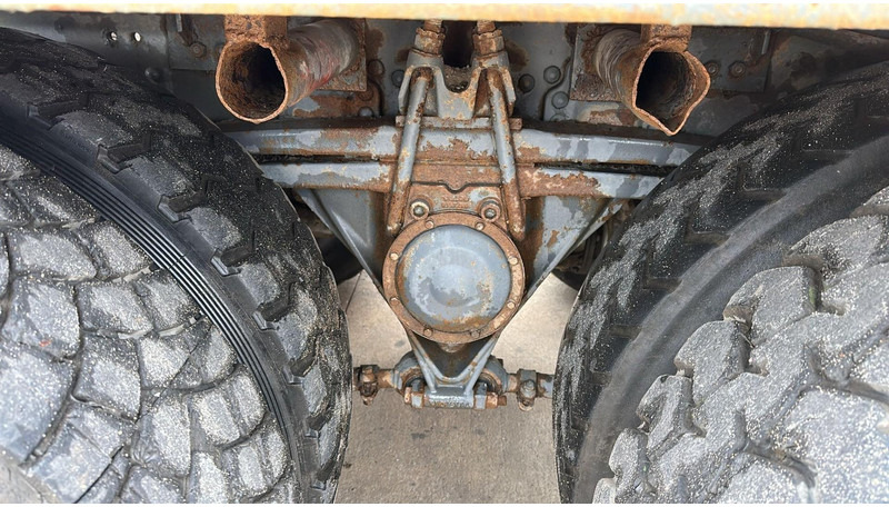 Tipper Volvo FL 12.380 (8X4 /STEEL SUSP. / BOITE MANUELLE / MANUAL GEARBOX): picture 16