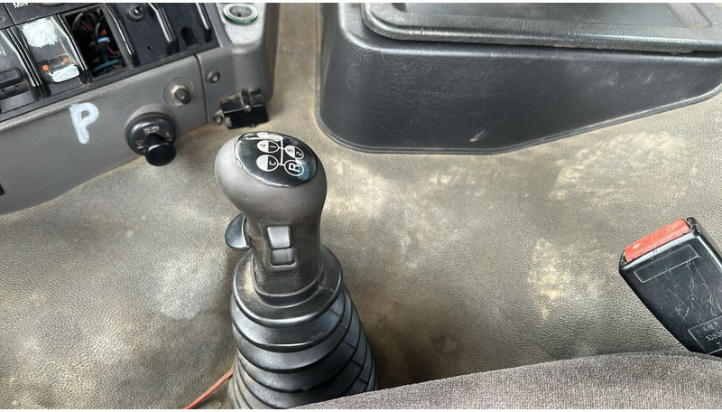 Tipper Volvo FL 12.380 (8X4 /STEEL SUSP. / BOITE MANUELLE / MANUAL GEARBOX): picture 15