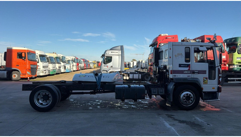 Volvo FL 6 - 220 (MANUAL GEARBOX / BOITE MANUELLE / 8 TONNES) - Cab chassis truck: picture 3 Volvo FL 6 - 220 (MANUAL GEARBOX / BOITE MANUELLE / 8 TONNES) - Cab chassis truck: picture 3