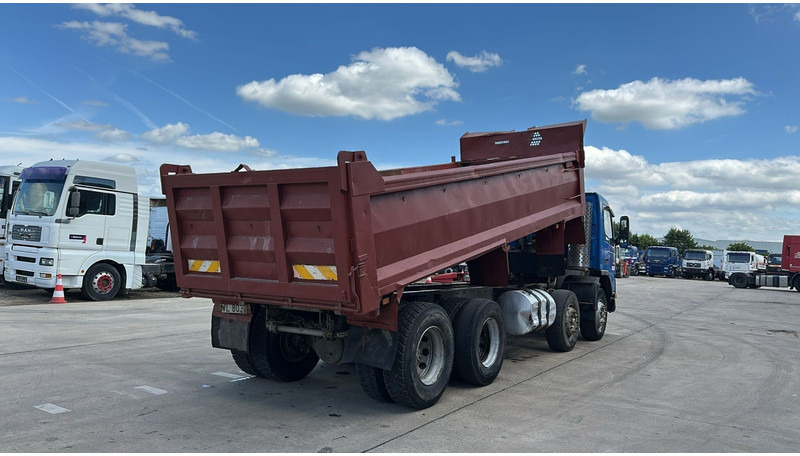 Volvo FM 12 - 340 (MANUAL GEARBOX / STEEL SUSPENSION / LAMES / BOITE MANUELLE) - Tipper: picture 5 Volvo FM 12 - 340 (MANUAL GEARBOX / STEEL SUSPENSION / LAMES / BOITE MANUELLE) - Tipper: picture 5