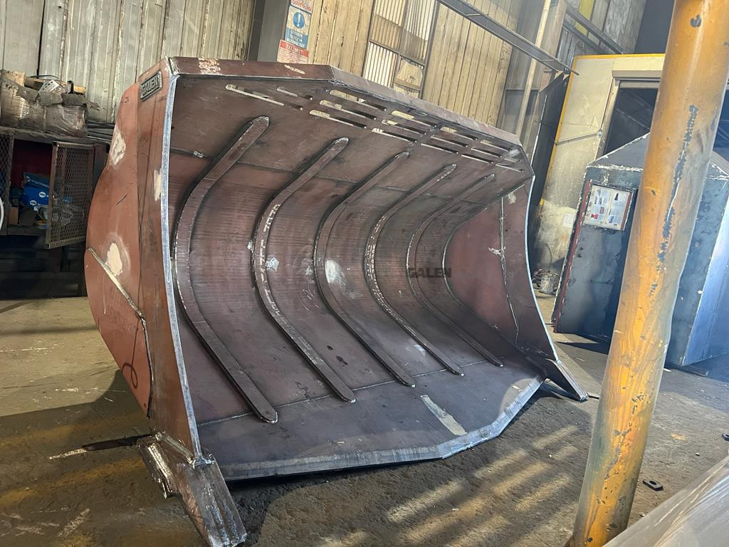 CATERPILLAR 988 Marble Attachments - Forks for Wheel loader: picture 4 CATERPILLAR 988 Marble Attachments - Forks for Wheel loader: picture 4