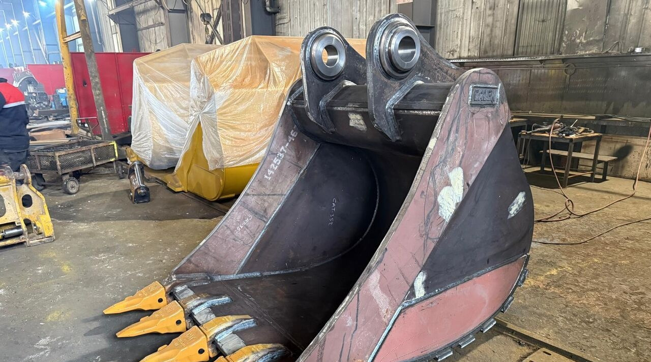 Caterpillar 352 General Purpose Bucket - Excavator bucket: picture 2 Caterpillar 352 General Purpose Bucket - Excavator bucket: picture 2