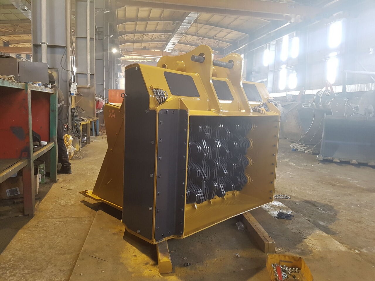 Galen Impact Screening Bucket - Sorting bucket: picture 1 Galen Impact Screening Bucket - Sorting bucket: picture 1