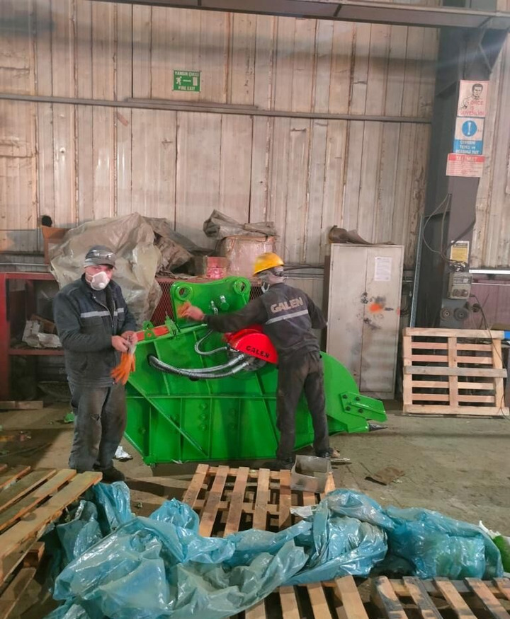 Galen UJ200/300 - Bucket for Construction machinery: picture 3 Galen UJ200/300 - Bucket for Construction machinery: picture 3