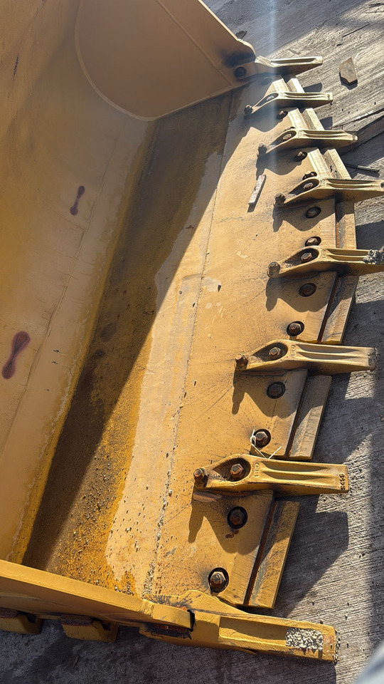 KOMATSU WA500 Rock Bucket from STOCK - Loader bucket: picture 2 KOMATSU WA500 Rock Bucket from STOCK - Loader bucket: picture 2