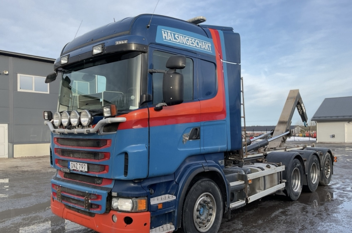 SCANIA R560 - Hook lift truck: picture 1 SCANIA R560 - Hook lift truck: picture 1