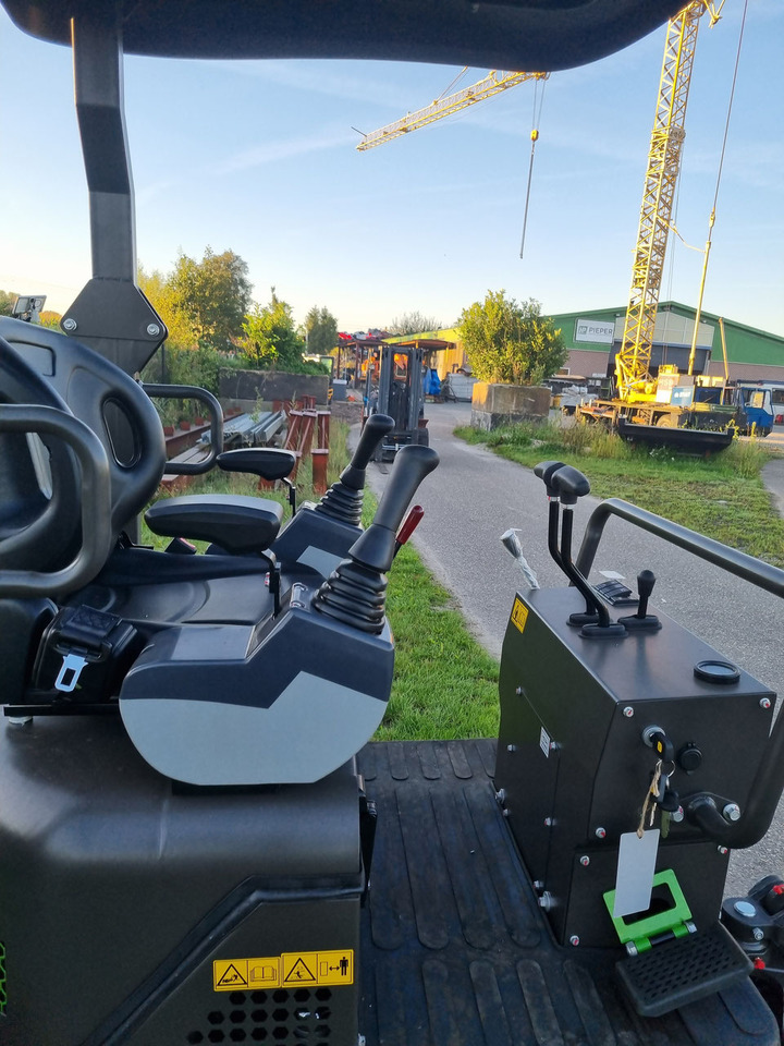 Mini excavator WCM CTX 8010 Servo Diesel: picture 16