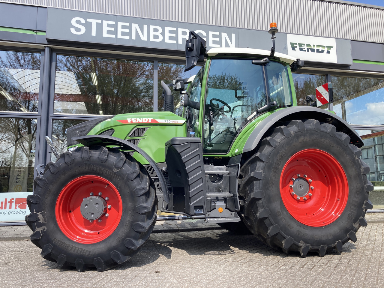 FENDT 720 Vario Gen6 PowerPlus setting 1 - Farm tractor: picture 3 FENDT 720 Vario Gen6 PowerPlus setting 1 - Farm tractor: picture 3