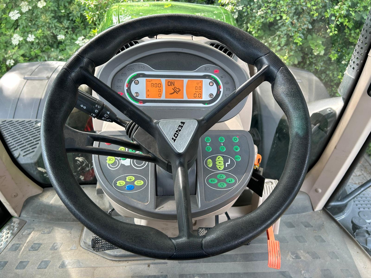 Farm tractor FENDT 828 Vario S4 ProfiPlus: picture 26