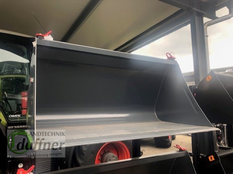 Saphir LG 17 - Loader bucket for Agricultural machinery: picture 3 Saphir LG 17 - Loader bucket for Agricultural machinery: picture 3