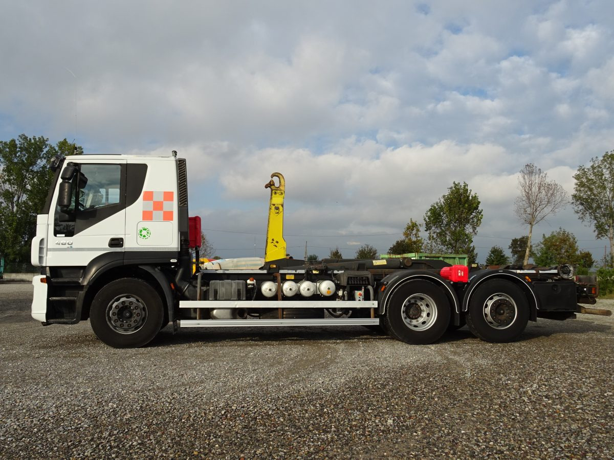 IVECO STRALIS 480 - Hook lift truck: picture 2 IVECO STRALIS 480 - Hook lift truck: picture 2