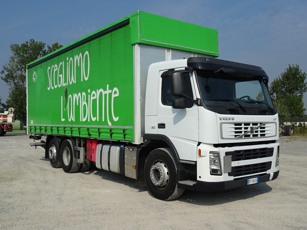 VOLVO FM9 R 62 - Curtain side truck: picture 3 VOLVO FM9 R 62 - Curtain side truck: picture 3