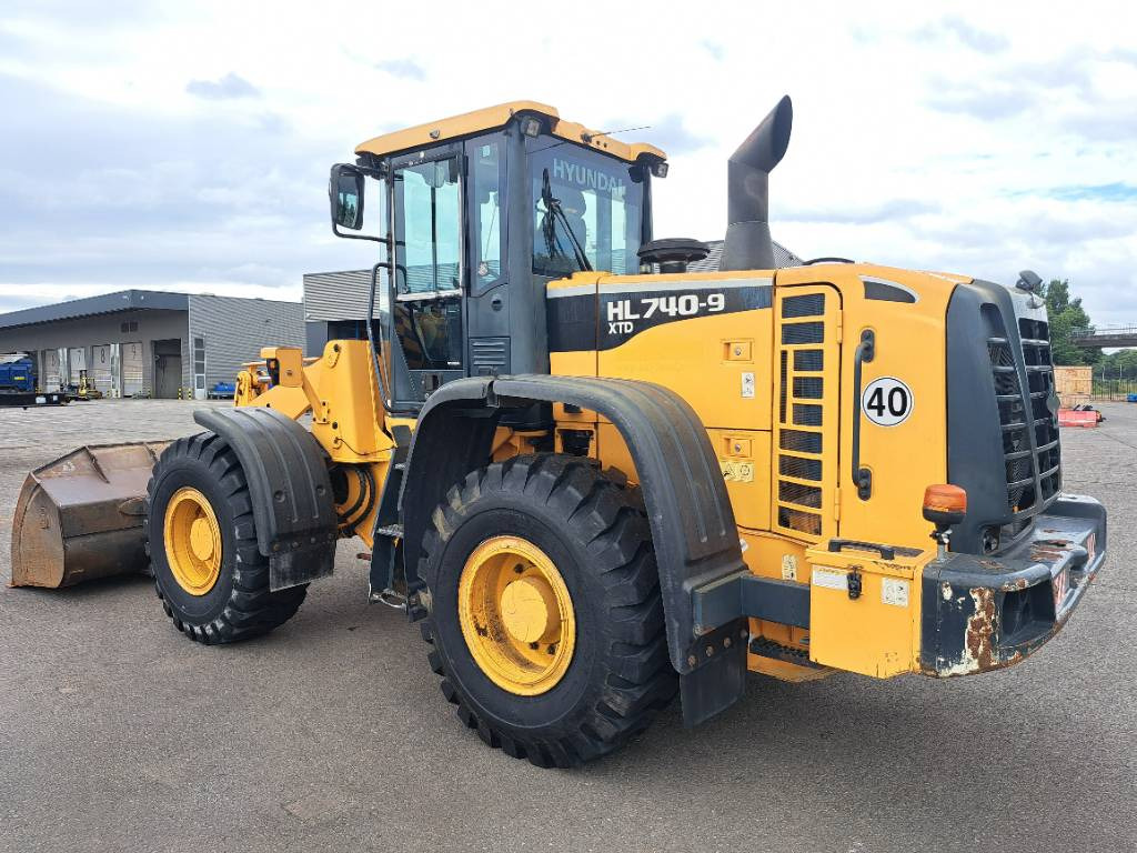 Hyundai HL740-9 XTD, HL740XTD-9 - Wheel loader: picture 5 Hyundai HL740-9 XTD, HL740XTD-9 - Wheel loader: picture 5