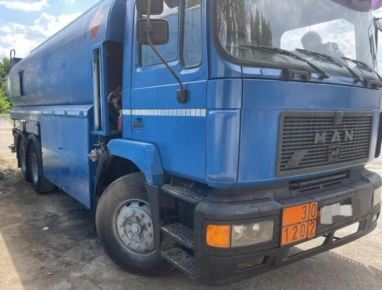 MAN L20 Tanker - Tanker truck: picture 2 MAN L20 Tanker - Tanker truck: picture 2