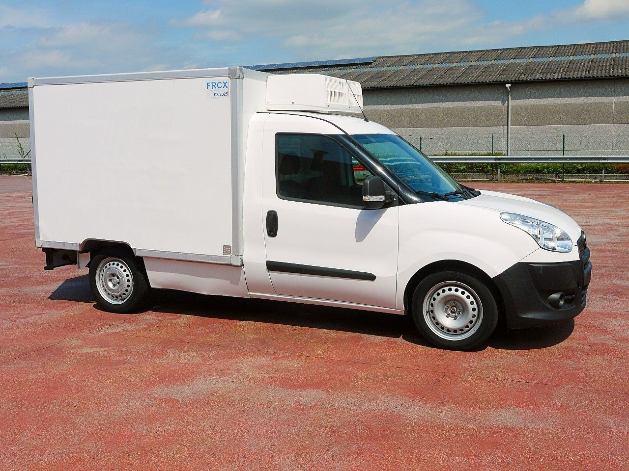 Fiat DOBLO 1.6 KUHKOFFER RELEC FROID TR22 -20C - Refrigerated delivery van: picture 3 Fiat DOBLO 1.6 KUHKOFFER RELEC FROID TR22 -20C - Refrigerated delivery van: picture 3