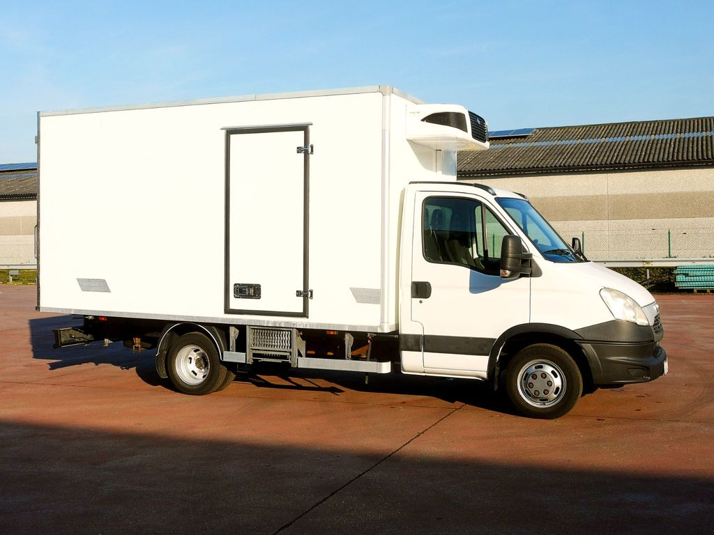 Iveco 35C13 DAILY KUHLKOFFER 4.4m CARIER PULSOR 600 MT - Refrigerated delivery van: picture 3 Iveco 35C13 DAILY KUHLKOFFER 4.4m CARIER PULSOR 600 MT - Refrigerated delivery van: picture 3