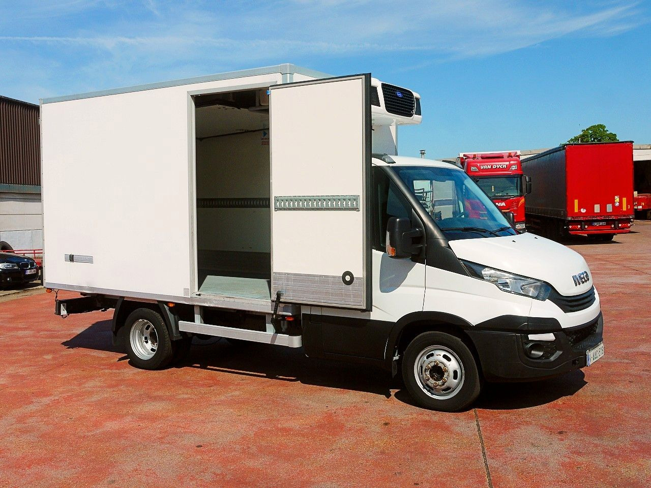 Iveco 35C14 DAILY KUHLKOFER CARIER PULSOR 600MULTi A/C - Refrigerated delivery van: picture 3 Iveco 35C14 DAILY KUHLKOFER CARIER PULSOR 600MULTi A/C - Refrigerated delivery van: picture 3