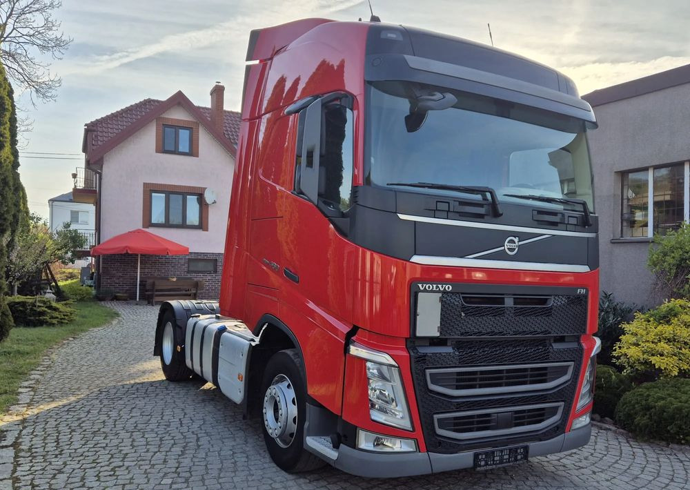 Volvo FH GLOBETROTTER - Tractor truck: picture 3 Volvo FH GLOBETROTTER - Tractor truck: picture 3
